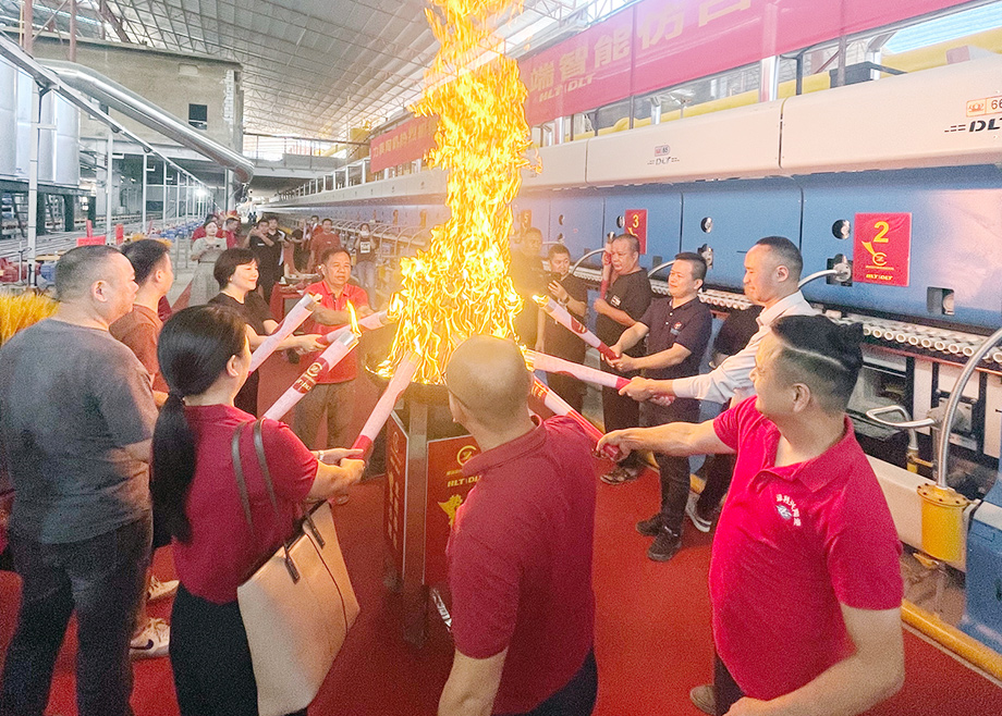 追“智”逐“綠”！力泰陶機(jī)又一高效智能仿古磚整線點(diǎn)火
